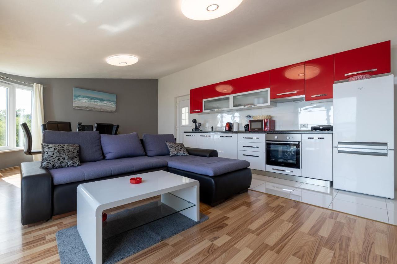 Maestral Apartment *